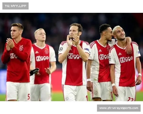 阿贾克斯主帅被解职球队陷入低迷面临严峻挑战 阿贾克斯主帅被解职球队陷入低迷面临严峻挑战