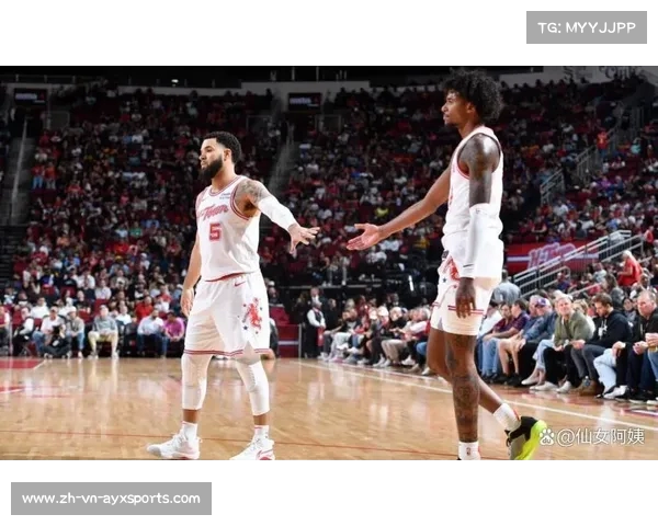 范弗利特强调留队决心追求长期目标需共同努力推进球队发展