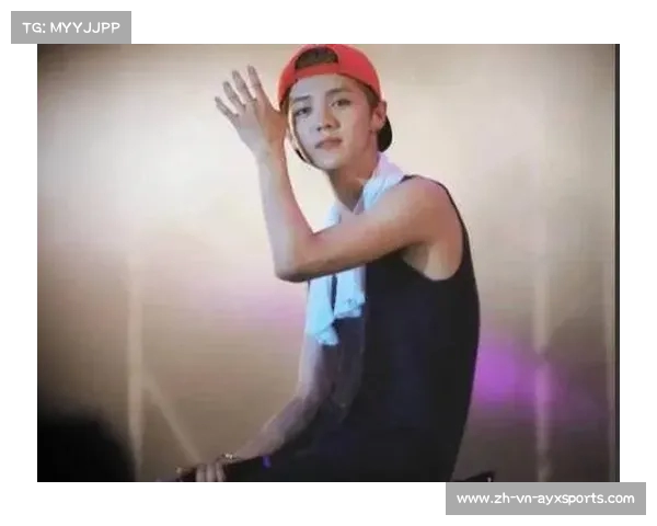 鹿晗排练间隙踢足球放松水平分析与展望 鹿晗排练间隙踢足球放松水平分析与展望